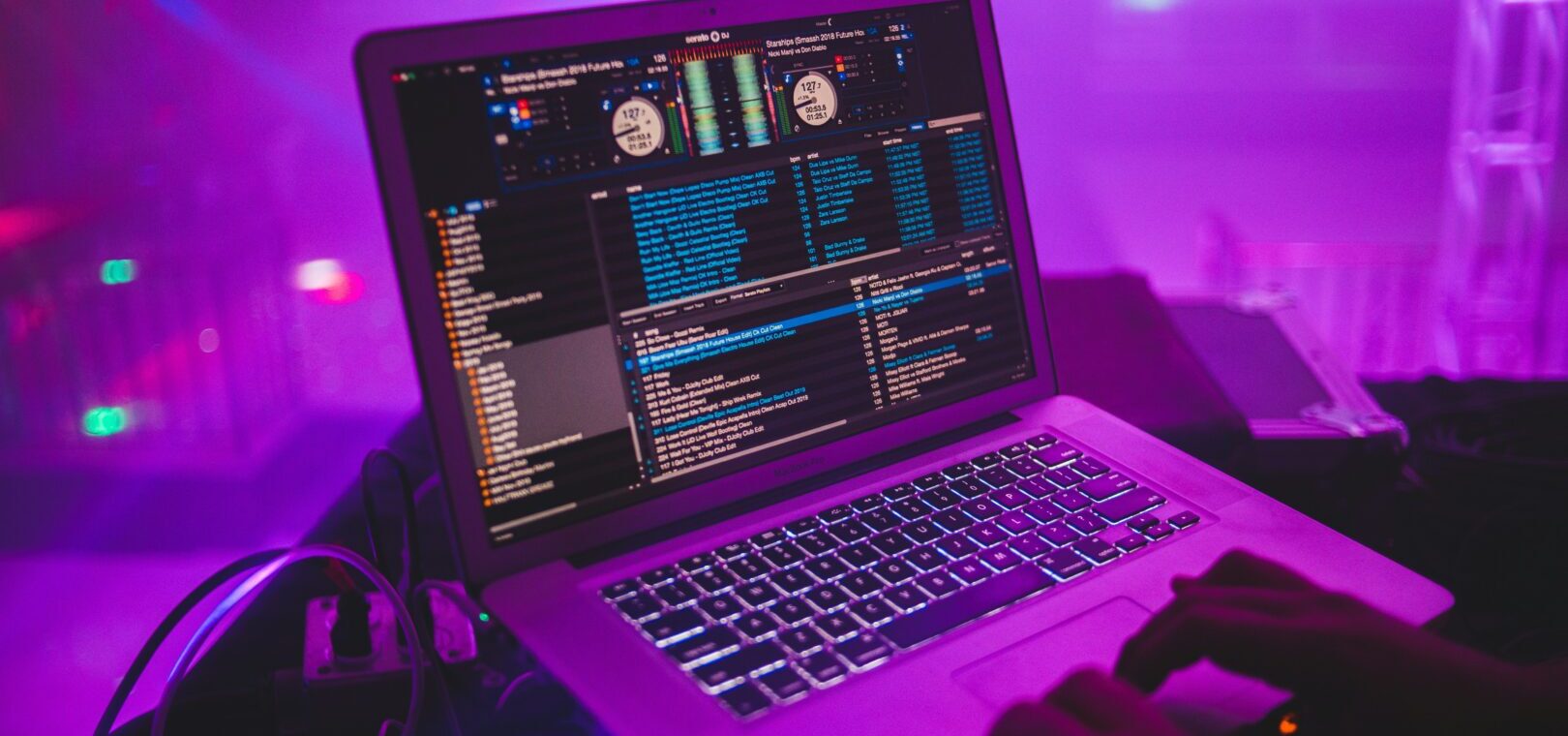 leased mac at an event
